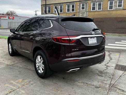 Used 2018 Buick Enclave Essence image 6