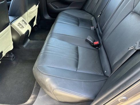 Used 2019 Honda Accord Touring image 16