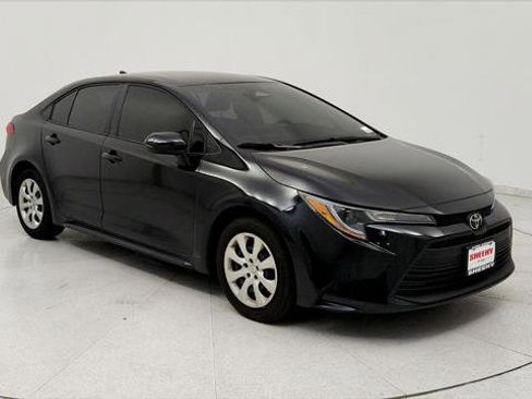 Certified 2026 Toyota Corolla LE FWD image 1