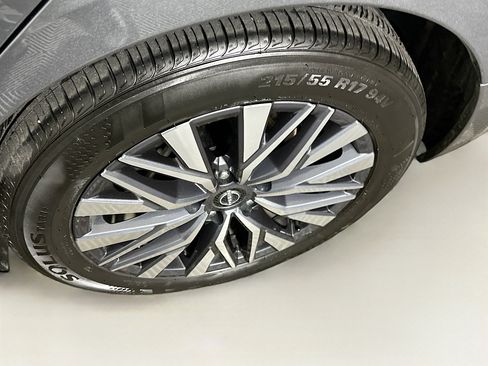 Used 2025 Nissan Altima 2.5 SV image 11