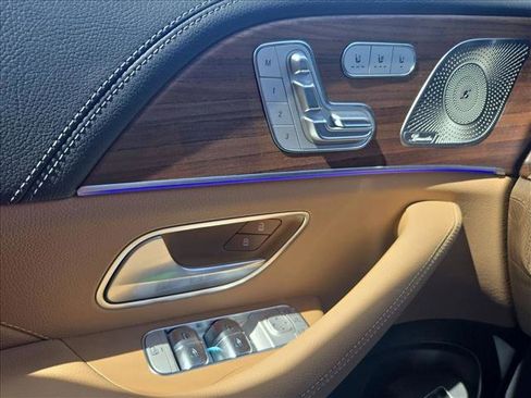 New 2026 Mercedes-Benz GLS 580 4MATIC image 16