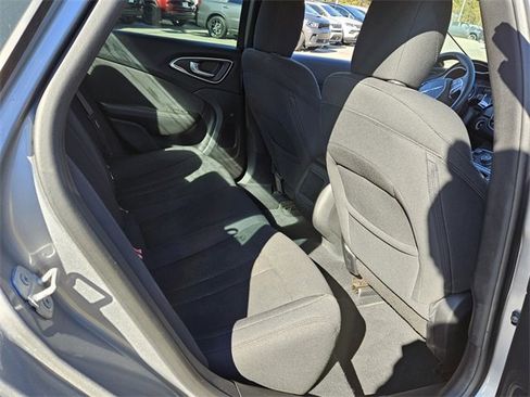 Used 2016 Chrysler 200 Limited image 14