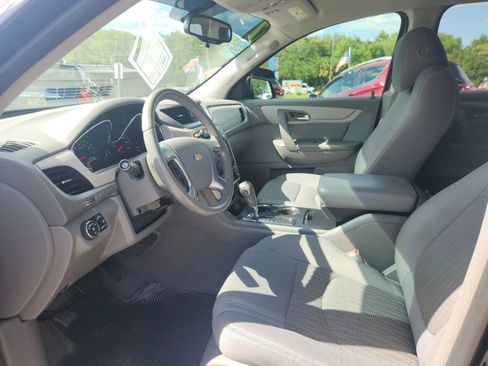 Used 2017 Chevrolet Traverse LT image 9