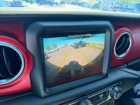 Used 2022 Jeep Wrangler Unlimited Rubicon w/ Safety Group image 22