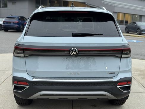 New 2025 Volkswagen Taos SE image 10