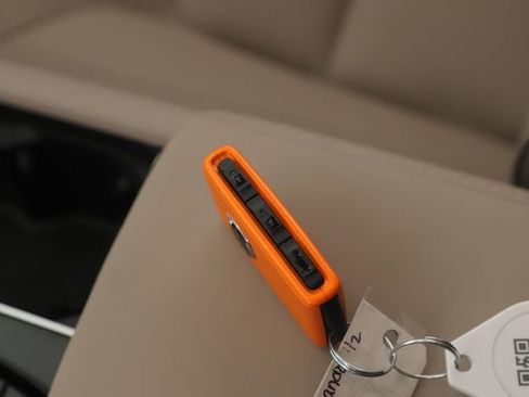 Used 2026 Volvo XC90 B5 Core image 21