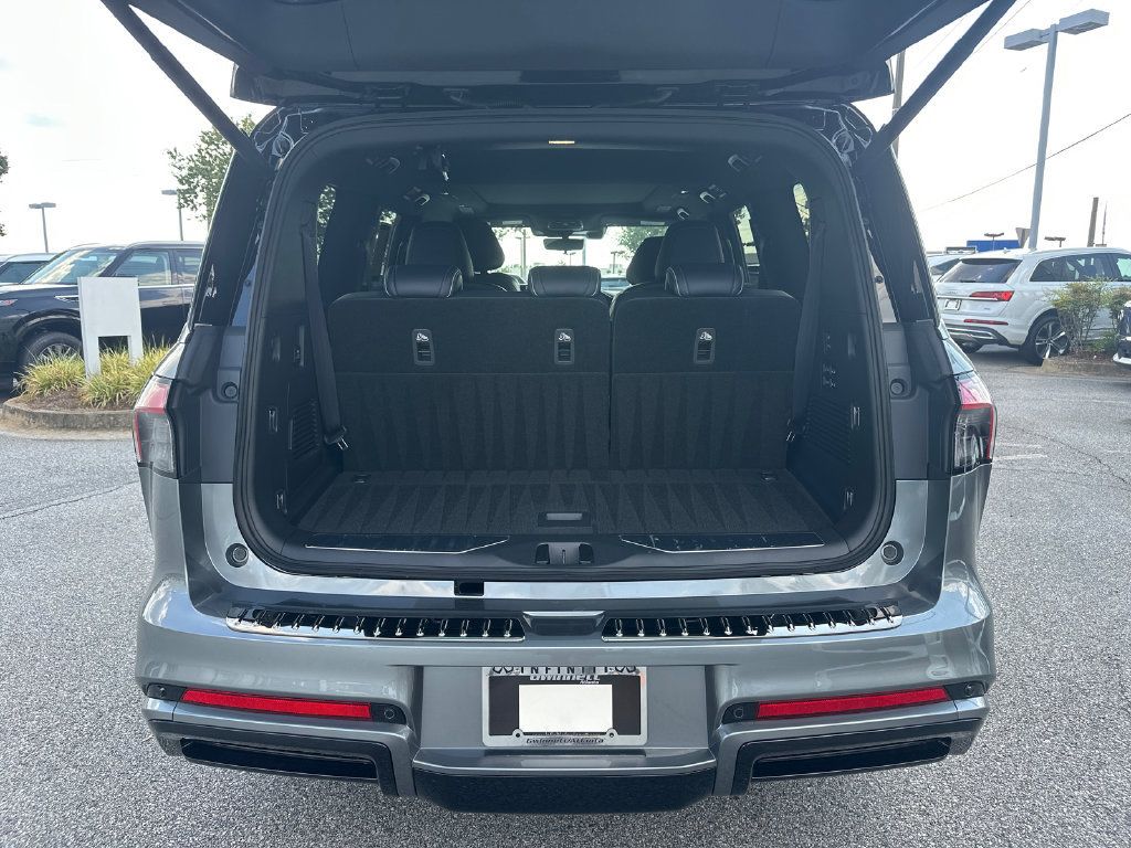 Certified 2026 INFINITI QX80 4WD w/ Sport Exterior Package image 15