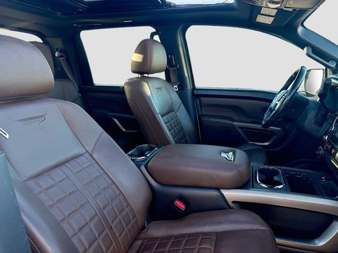 Used 2022 Nissan Titan Platinum Reserve w/ Moonroof Package AWD/4WD image 29