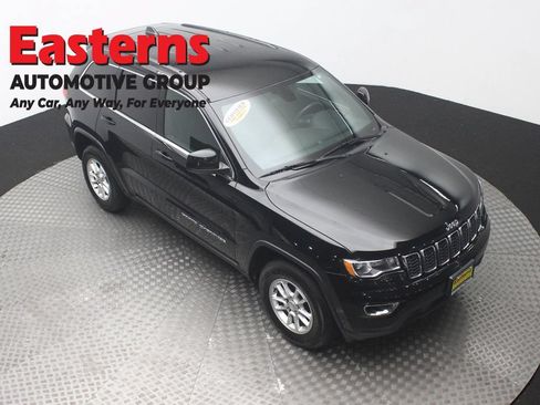 Used 2018 Jeep Grand Cherokee Laredo RWD image 3