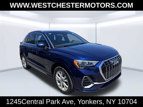 Used 2022 Audi Q3 2.0T Premium w/ Convenience Package AWD/4WD image 3
