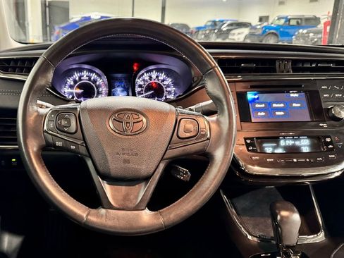 Used 2014 Toyota Avalon XLE image 17