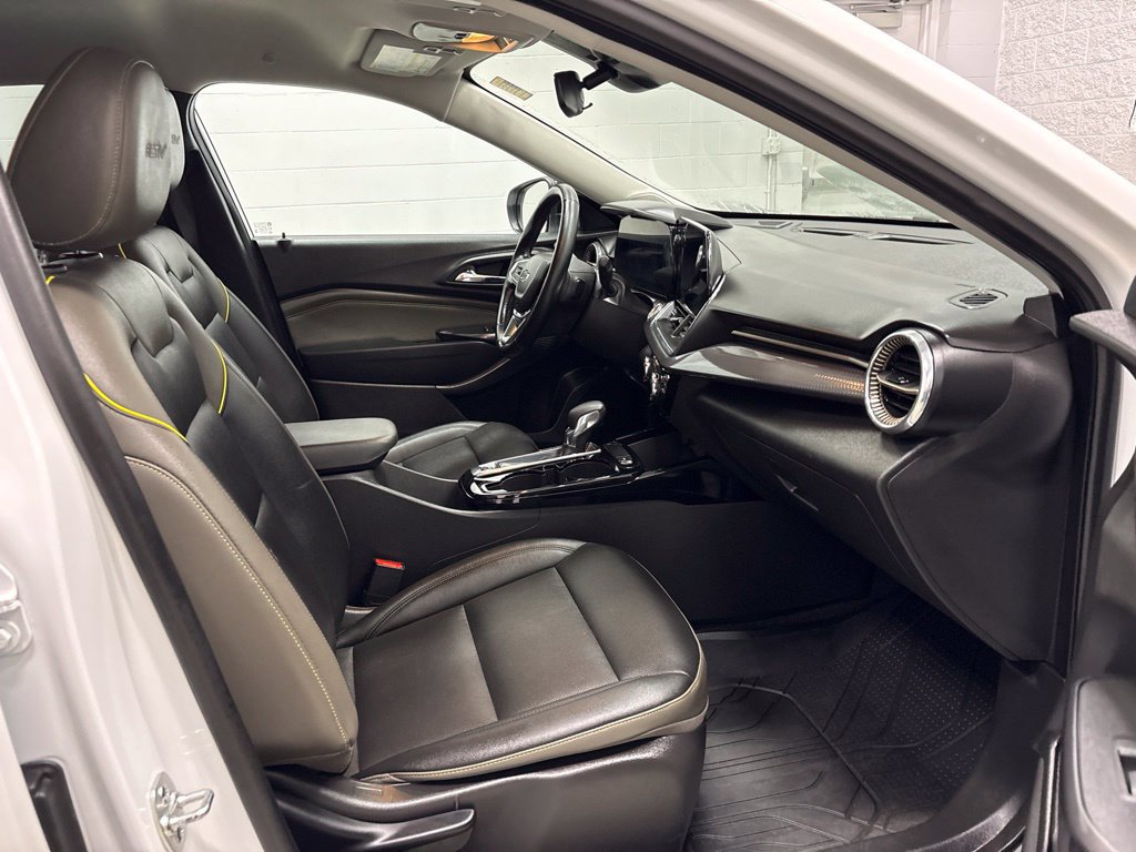 Used 2025 Chevrolet Trax ACTIV w/ Driver Confidence Package FWD image 30