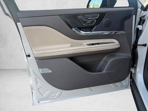 Used 2023 Lincoln Corsair FWD image 18