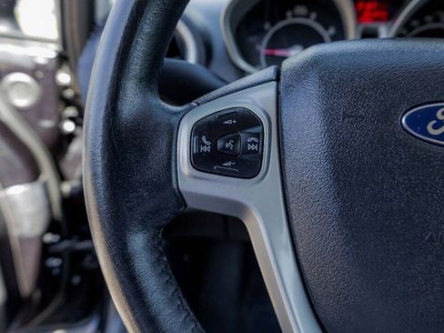 Used 2013 Ford Fiesta SE image 18
