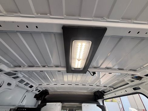 Used 2025 RAM ProMaster 2500 w/ Convenience Group FWD image 24