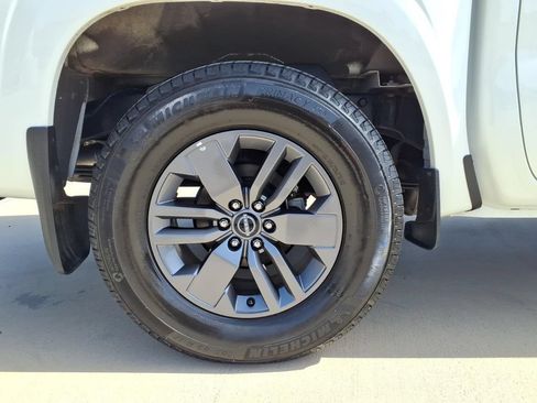 Used 2026 Nissan Frontier SV RWD image 19