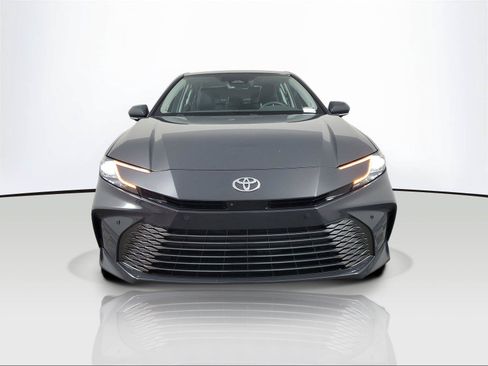 Used 2025 Toyota Camry XLE w/ Premium Plus Package FWD image 2