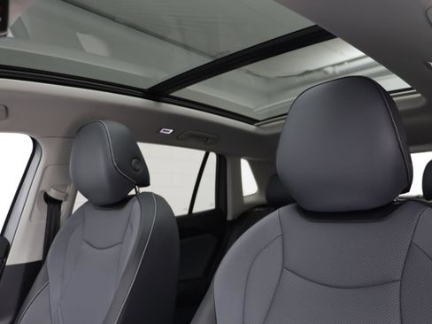 New 2026 Volkswagen Tiguan SE image 12