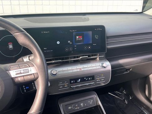 Used 2024 Hyundai Kona Limited image 7