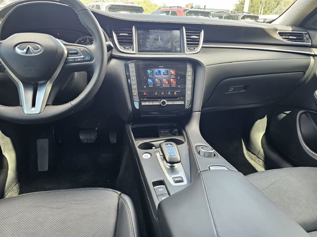 Used 2023 INFINITI QX50 Luxe FWD image 14