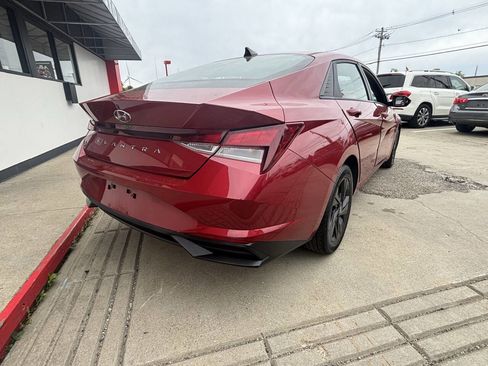 Used 2021 Hyundai Elantra SEL FWD image 15