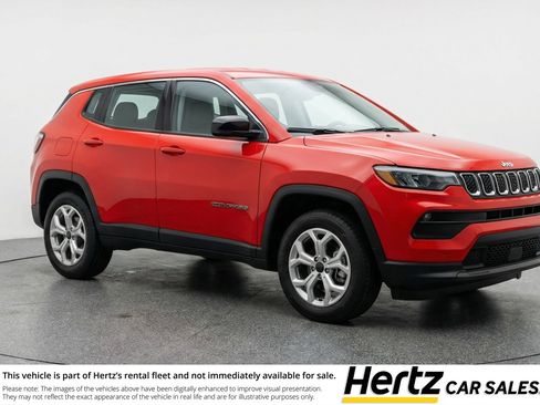 Used 2025 Jeep Compass Latitude AWD/4WD image 1