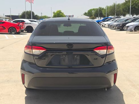 Used 2023 Toyota Corolla LE FWD image 4