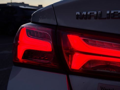 Used 2021 Chevrolet Malibu LT image 10