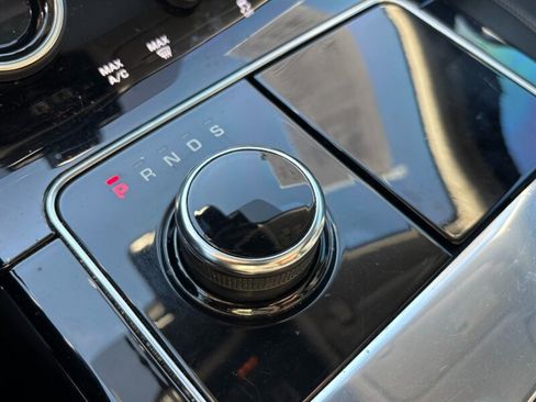 Used 2018 Land Rover Range Rover Velar S image 13