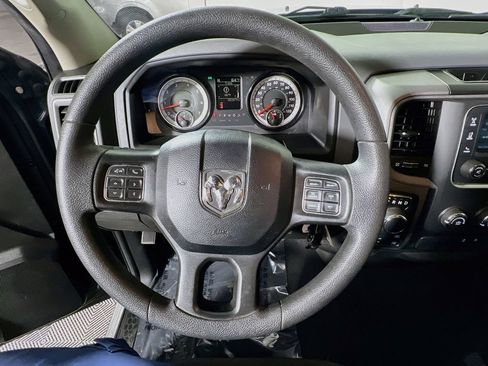 Used 2019 RAM 1500 Express AWD/4WD image 10