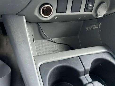 Used 2011 Toyota Tacoma 4x4 Double Cab w/ SR5 Pkg #2 image 28