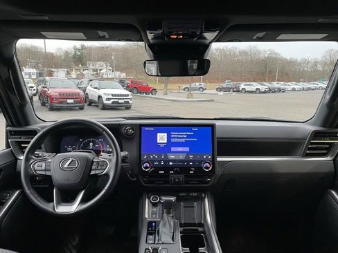 Used 2024 Lexus GX 550 image 13