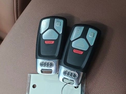 Used 2022 Audi Q5 2.0T Premium w/ Convenience Package image 30