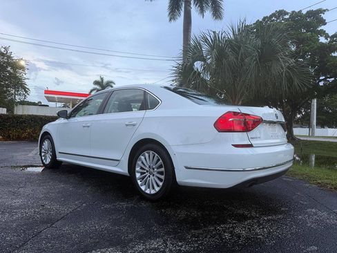 Used 2016 Volkswagen Passat 1.8T SE FWD image 2