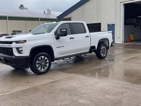 Used 2022 Chevrolet Silverado 2500 Custom w/ Custom Value Package AWD/4WD image 4