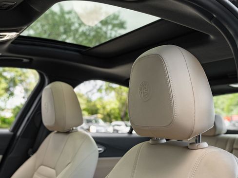 Used 2023 Alfa Romeo Giulia Lusso w/ Quick Order Package 22Z Lusso image 16