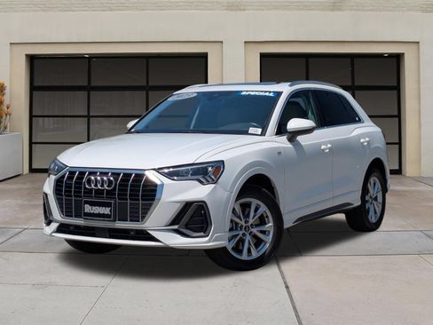 Used 2023 Audi Q3 2.0T Premium w/ Convenience Package AWD/4WD image 3