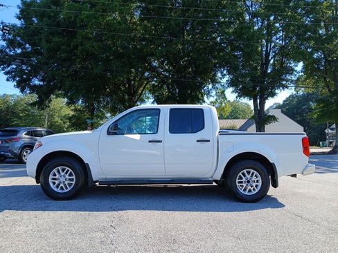 Used 2019 Nissan Frontier SV AWD/4WD image 1