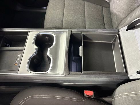 Used 2025 GMC Acadia Elevation image 32