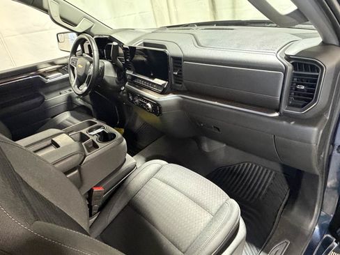 Used 2023 Chevrolet Silverado 1500 LT AWD/4WD image 12