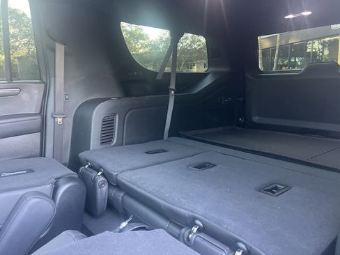 Used 2025 Chevrolet Suburban RST w/ Comfort Package image 36