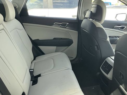 Used 2024 Kia Sportage EX FWD image 7