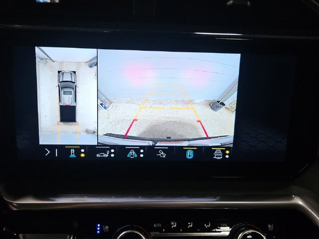 Used 2023 GMC Sierra 1500 Denali w/ Technology Package AWD/4WD image 17