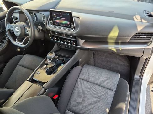 Used 2024 Nissan Rogue SV FWD image 18
