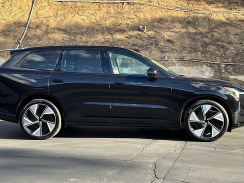 Used 2025 Volvo EX90 Ultra image 4