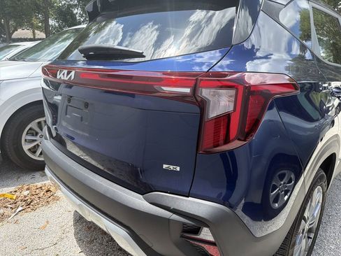 Certified 2025 Kia Seltos LX AWD/4WD image 10