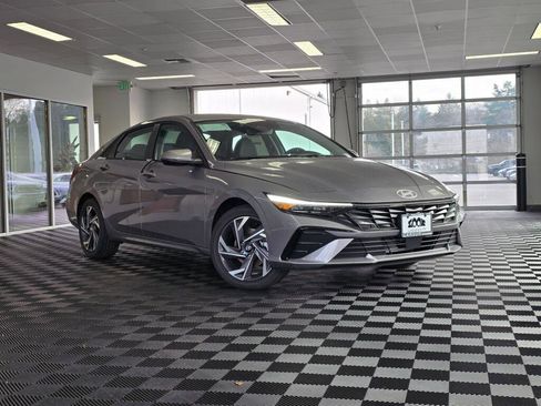 New 2026 Hyundai Elantra Limited image 3
