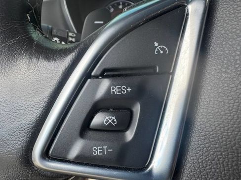 Used 2017 Chevrolet Camaro LT RWD image 5
