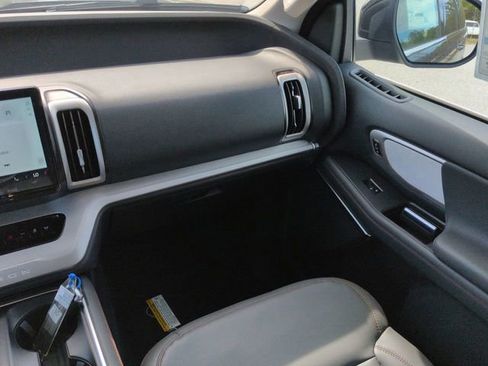 New 2025 Ford Expedition Max Active image 18