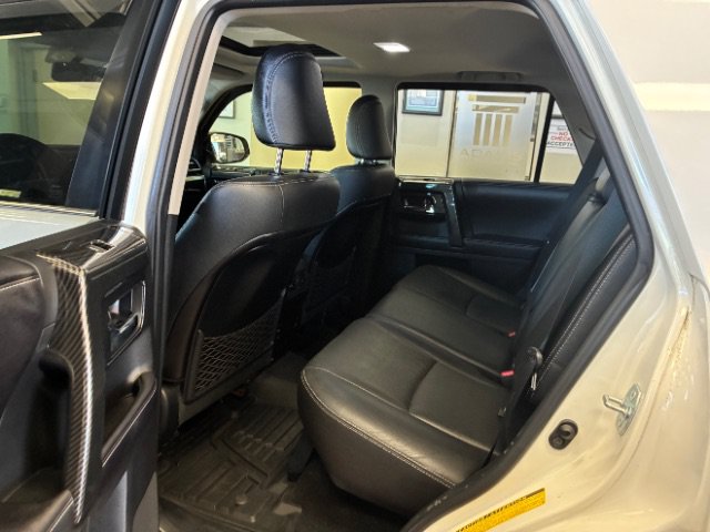 Used 2016 Toyota 4Runner Limited AWD/4WD image 27